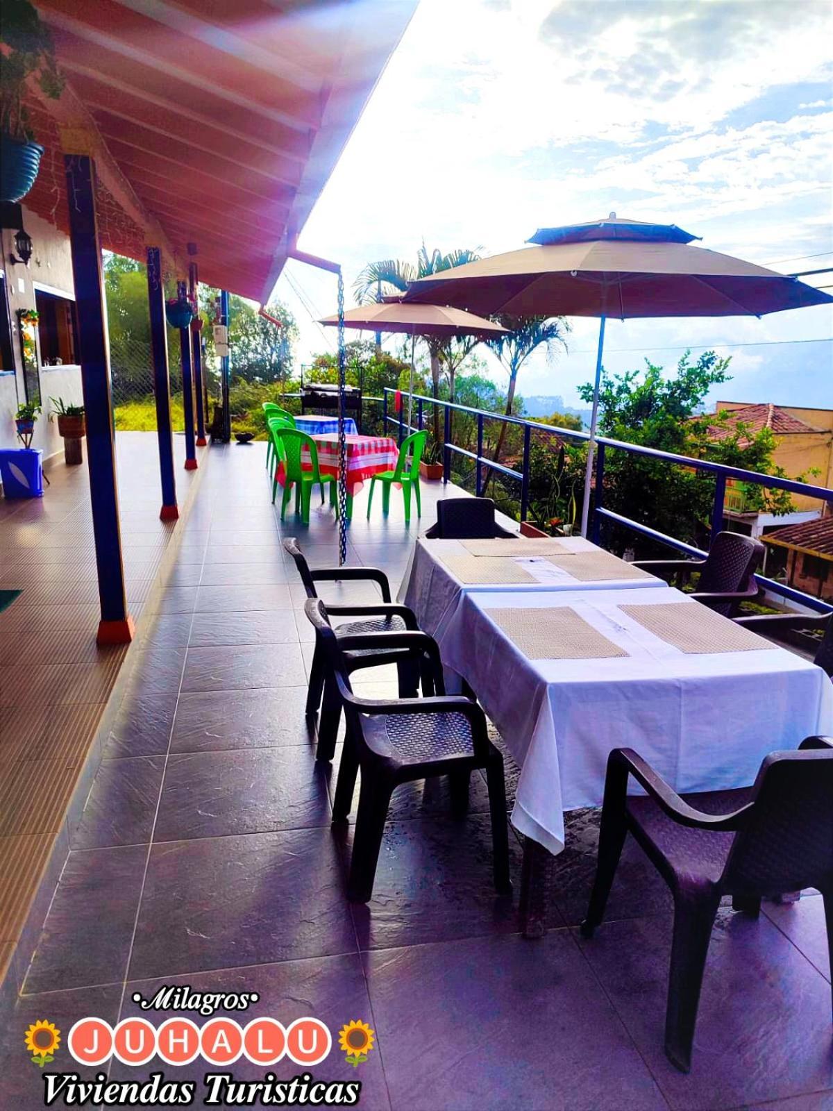 Hotel ᒍᑌᕼᗩᒪᑌ à Jericoc  Extérieur photo