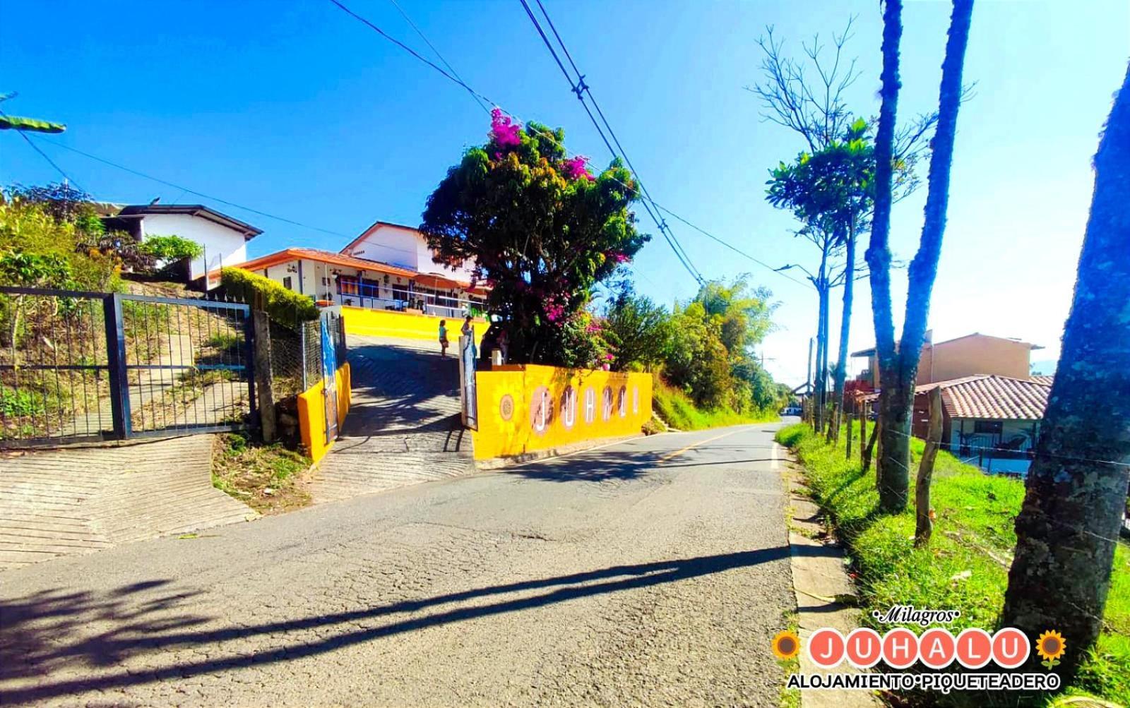 Hotel ᒍᑌᕼᗩᒪᑌ à Jericoc  Extérieur photo
