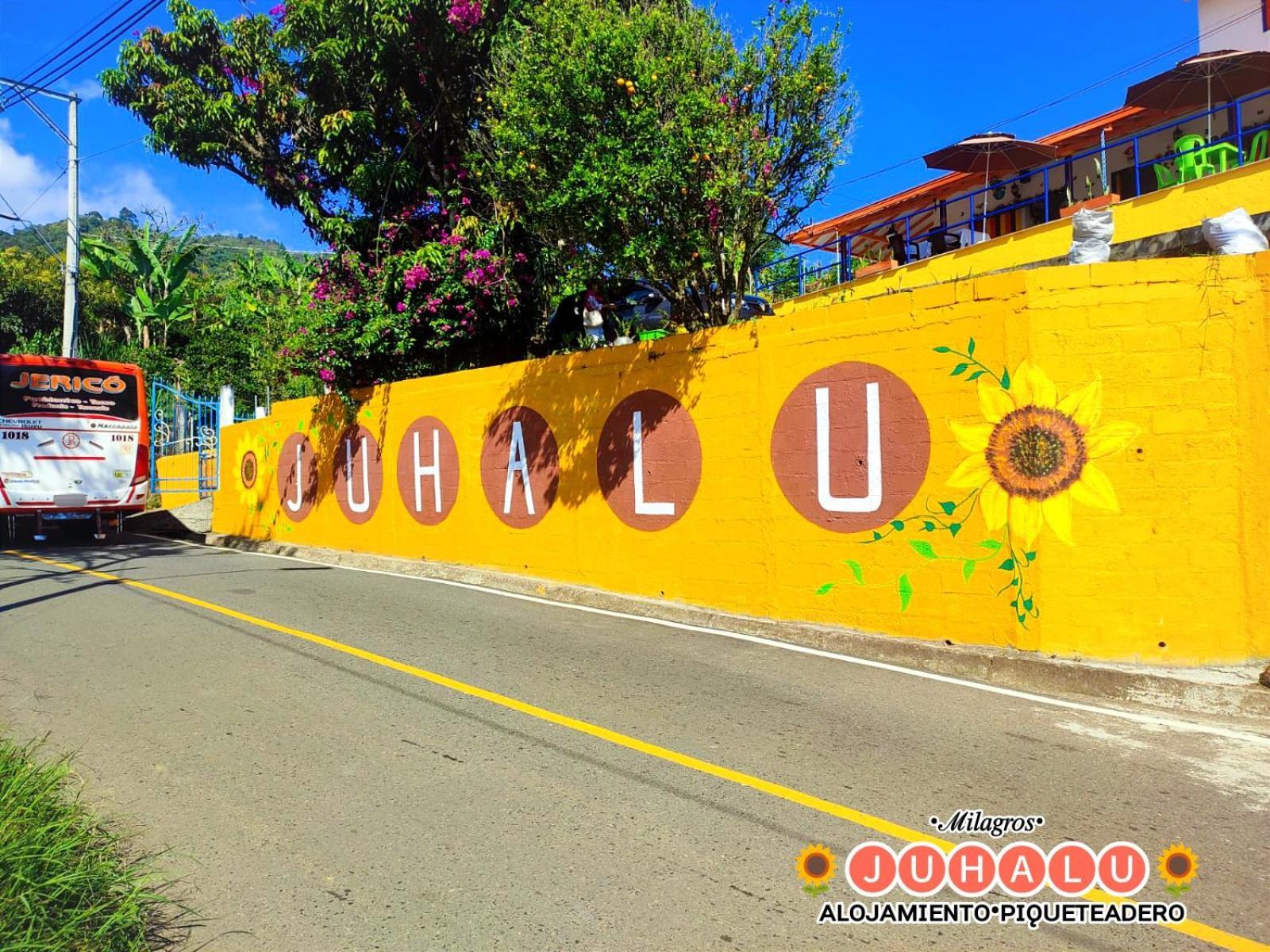 Hotel ᒍᑌᕼᗩᒪᑌ à Jericoc  Extérieur photo